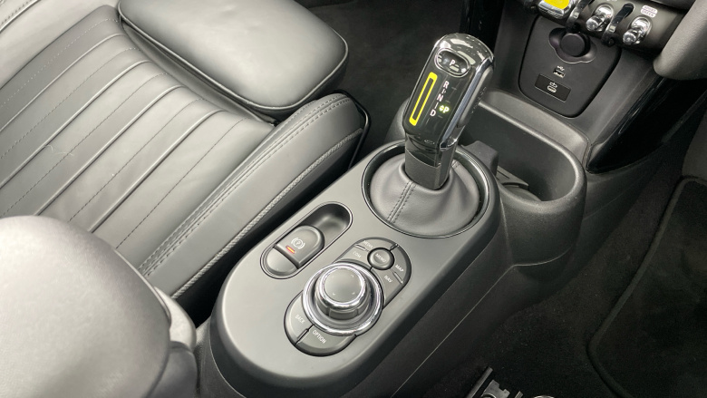 MINI Hatchback 135kW Cooper S Level 3 33kWh 3dr Auto Electric Hatchback